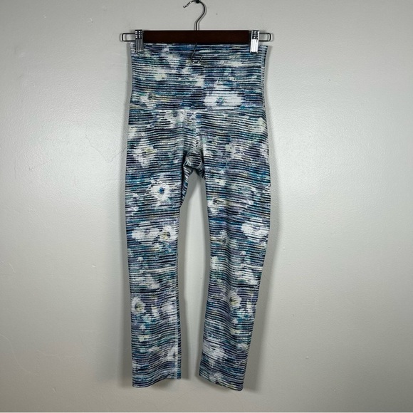 Lululemon Floral Patterned Ankle Length Leggings - Picture 1 of 4